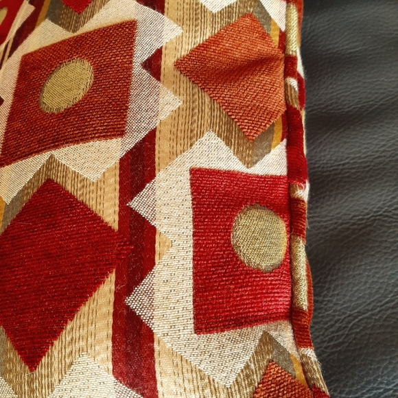 Newport throw pillow with flanged sides and geometric pattern Like New - Picture 2 of 3